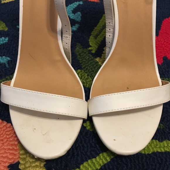 ❌SOLD❌ Simple White Heels - Picture 7 of 7